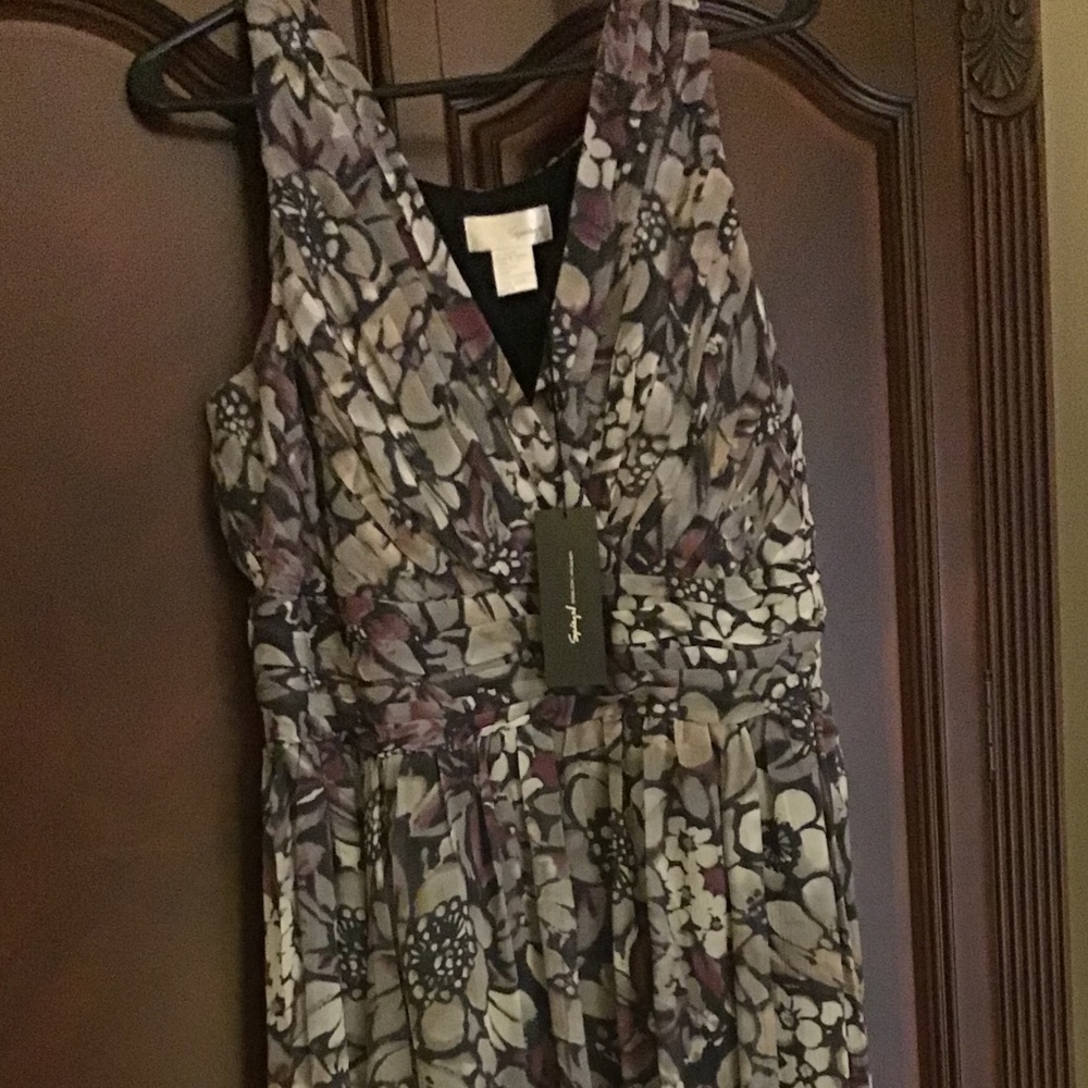 COPY - Sleeveless 100% silk dress, has back zipper